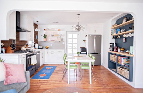 Green Creek Cottage | 5 Min Walk to Beach, Art Filled, Maker Space, Sunsets, New Reno, Sole Cottage
