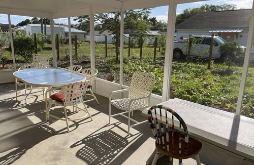 South Venice Cottage | 5 MINUTES TO THE BEACH COTTAGE