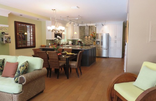 Bahama Village House | 5 STAR HOME 3/2 1/2 + 1/1 cottage, pool, buy 3 weeks get 4th week free.