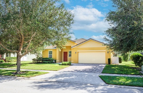 West Kissimmee Villa | 5 Star Luxury Vacation Villa-South Facing Pool - Summer Special!