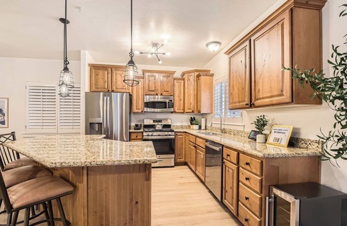 Bear Hollow Village Condo | 5569 Gold Medal Getaway Cozy Mountain Escape with Hot Tub
