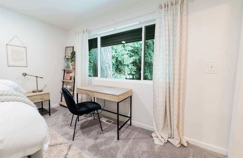 Bridle Trails House | 5645 116th Ave NE Kirkland Whole House · Spacious Kirkland Work-Ready Home-2 Off