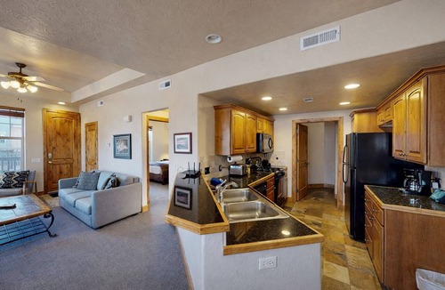 Kimball Junction Condo | 5949C Foxpoint walk to shopping dining prime spot