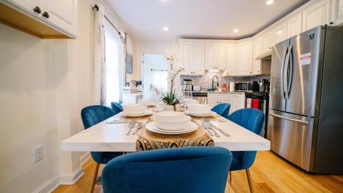 West Falls Church House | 5BR & 4BA Lovely House with Beautiful Backyard in VA