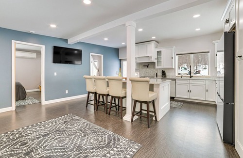 Boyne City Cottage | 6 Mi to Boyne Mtn: Cozy & Private Couple's Cottage