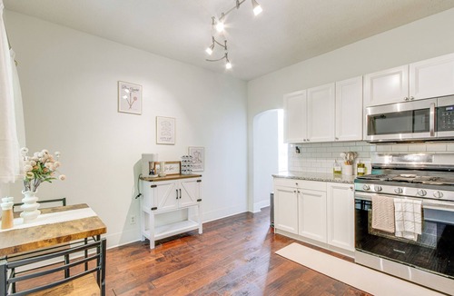 Columbus Cottage | 6 Mi to Ohio State: Walkable Home in S Columbus!