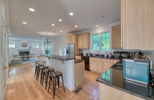 Arlington House | 6548 35th Street · Luxurious*KingBeds*PrvBackyard*Jacuzzi*Park4