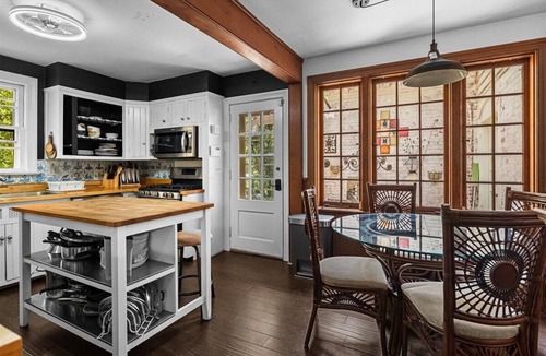 Taylor Run House | 7 BR historical estate near old town