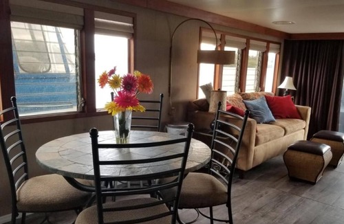 Osprey House | 70-Foot Houseboat, Secluded Beach, Onsite Bikes & Golf carts to tour the Key!