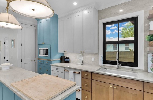 Midtown House | *73 PALMS @ MIDTOWN* Renovated Home & Pool + LAST KEY SERVICES…