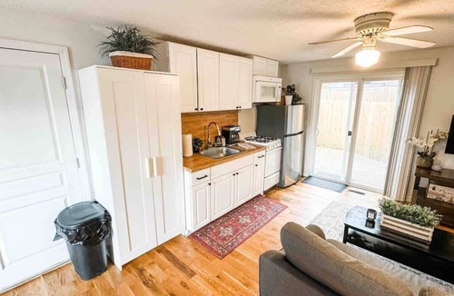 Kirkland House | 7406A - Loft 1 Bed · Convenient & Cozy Kirkland Apartment