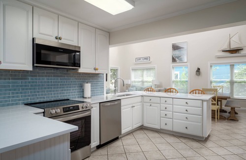 The Pines House | 7BR Cozy Rehoboth Beach Home Steps to the Beach