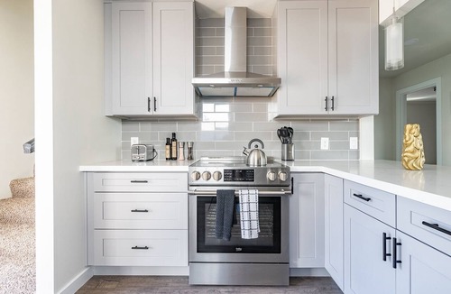 Arbor Heights House | 7BR | Patio, BBQ | West Seattle | Sophari Home I