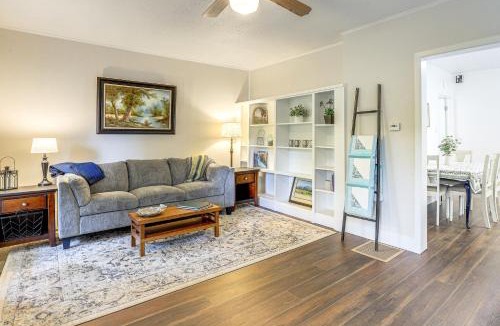Carver House | 8 Mi to Columbia River Gorge: Cottage w/Deck!