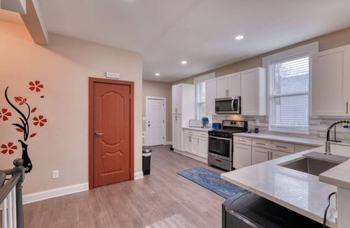 Baltimore House | 81) Entire 5 Bedroom Home with a Gameroom!