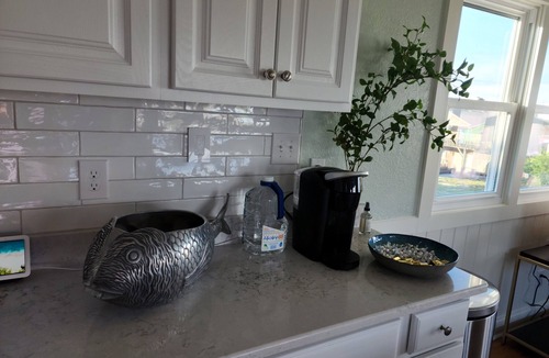 Kill Devil Hills Cottage | 9 MINUTE WALK TO THE BEACH; BEAUTIFULLY DECORATED; GREAT SIDE-STREET LOCATION