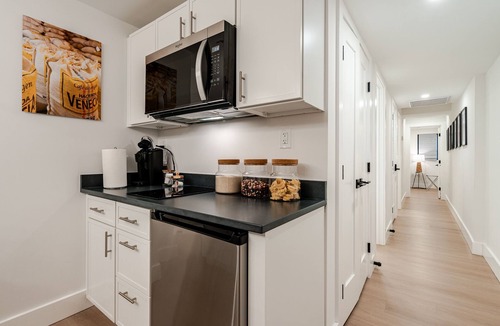 Georgetown House | ☆990ft² ☆Heart of Georgetown☆99 Walk Score☆<1 min→Shops☆Smart TV☆