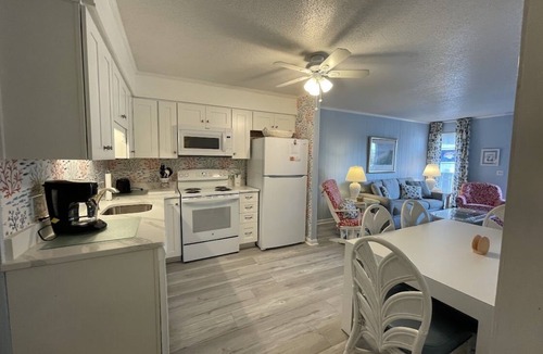 Murrells Inlet Condo | A Place at the Beach II 1C - Oceanfront in Garden City Beach