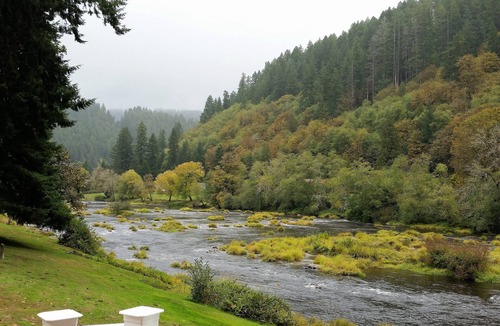 Mapleton Cottage | A River Cottage for Every Season