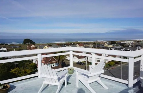 Fort Bragg Hotel | Abalone Room-Weller House Water Tower-Ocean View