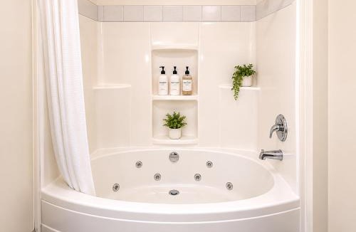 Fort McMurray Hotel | Ace Inn