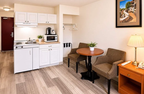 Fort McMurray Hotel | Ace Inn