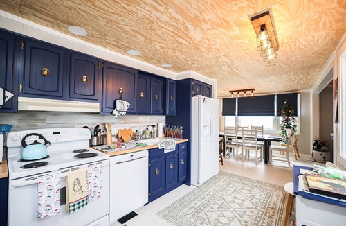 North Cape May House | Across the street from the beach!