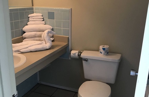 Downtown Myrtle Beach Hotel | Admiral Motor Inn
