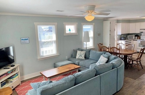 Topsail Beach Cottage | Adorable 5-bedroom cottage/duplex in quaint Topsail Beach! You get both units!