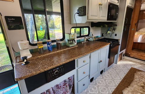 Merritt Island House | Adorable remodeled RV 5 mins to Nasa, 15 to beach, n 40 to theme parks!