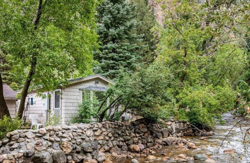 Snowbird Apartment | Adorable Studio Cabin on Big Cottonwood River
