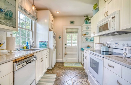 St. Michaels Cottage | Adorable, well-appointed cottage on 2 ac. overlooking beautiful Long Haul Creek