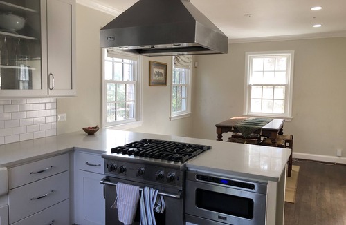 Northwest House | Affordable, fully furnished - 2 bedrooms/1bathroom (5 guests allowed)