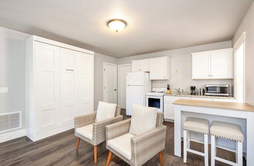 Ponderosa Trails House | Air Conditioned 3200 sq/ft home, New decks & hot tub in the pines.