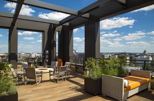 Mount Vernon Triangle Apartment | Airy Mount Vernon 1BR w/Gym, Pool, nr. NoMa & Metro, by Blueground