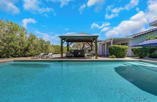 Spring Valley Villa | All-In Villa | 7BR 6BA w/Theater, Karaoke, & Pool