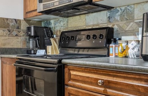 East Kootenay Apartment | Alpine Retreat | Pool | Hot Tub | Affordable