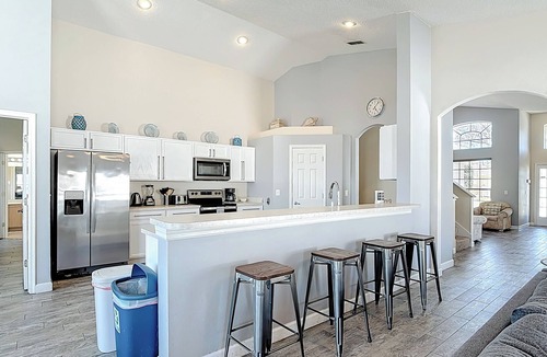 Davenport House | ALWAYS FREE POOL AND SPA HEAT - Disney fireworks from pool/spa, Orange grove