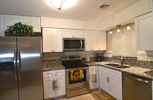 Bayou Oaks House | Always SeaSun, 2 bedroom Sleeps 5, Clean/Updated, Full Kitchen, Internet, Park