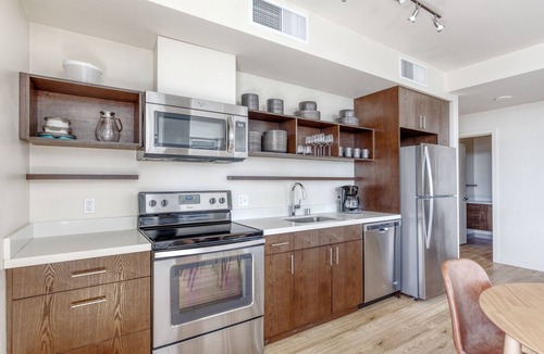 Northwest Bellevue Apartment | Amazing Downtown Bellevue 2BR w/Lounge, Gyms, near shops, by Blueground