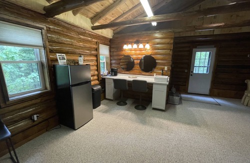 Lake Cabin | Amazing Log Cabin Nestled in 1000s of Acres of Beautiful Forest