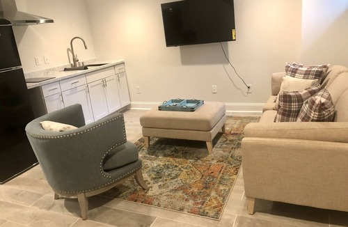 Brightwood Park Apartment | Amazing Modern Apartment In NW DC