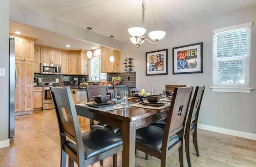 Cottonwood Heights Condo | Amazing Mtn Location *Hot Tub *Fireplace *Foosball
