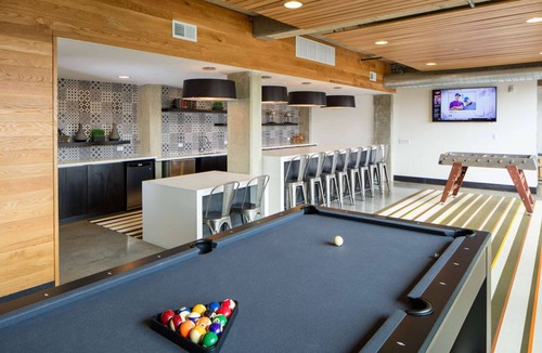 Shaw Apartment | Amazing Shaw Studio w/Gym & Doorman, nr Restaurants, by Blueground
