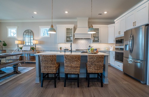 Eatonton Cottage | Amazing Waterfront Goose Nest Cottage with Heated Pool, Fire-Pit + Much More!