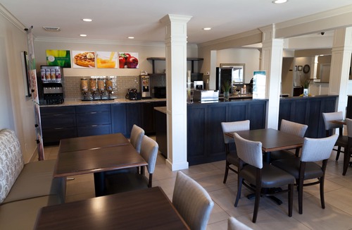 Fredericton Hotel | Amsterdam Inn & Suites, an Ascend Collection Hotel