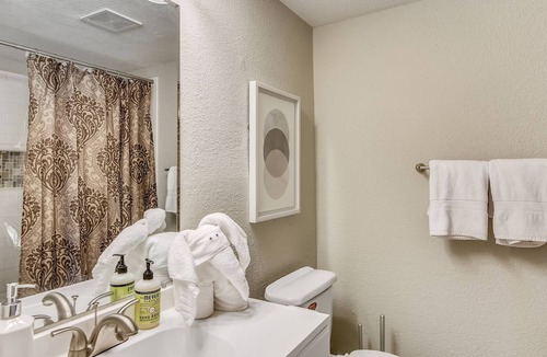 Galveston Condo | Anchor by Pleasure Pier #4: Updated Condo Community, Heart of the City