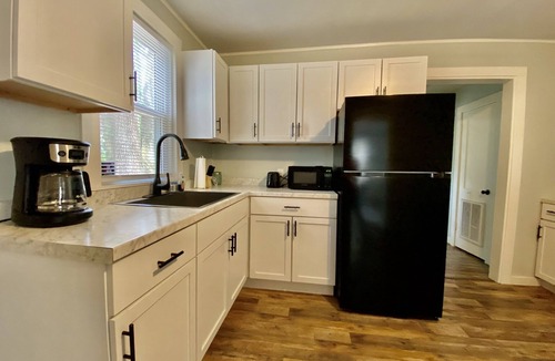 Beaufort Cottage | Anchors Away Cottage! Great Location - sleeps 4!