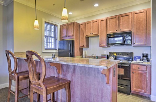Spring Lake Condo | Anderson Creek Resort Condo on Golf Course w/Pool