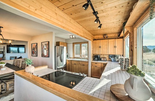 Angel Fire Cottage | Angel Fire Mtn View Cabin w/Hot Tub: 2 Mi to Ski